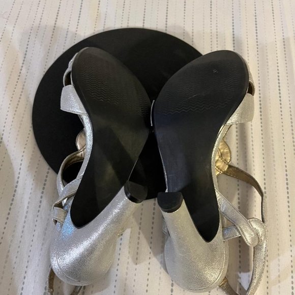 SILVER PLATINUM BP SANDALS - Picture 2 of 4